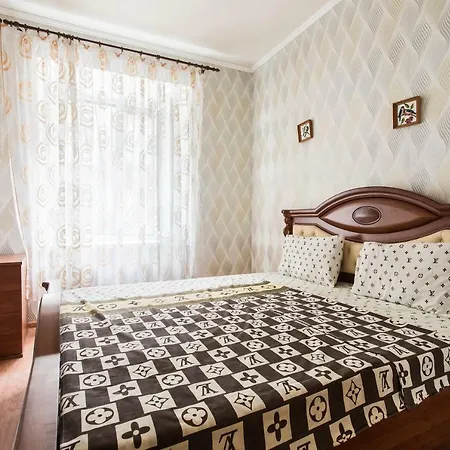 Апартаменти Three Separate In The Historic Center!